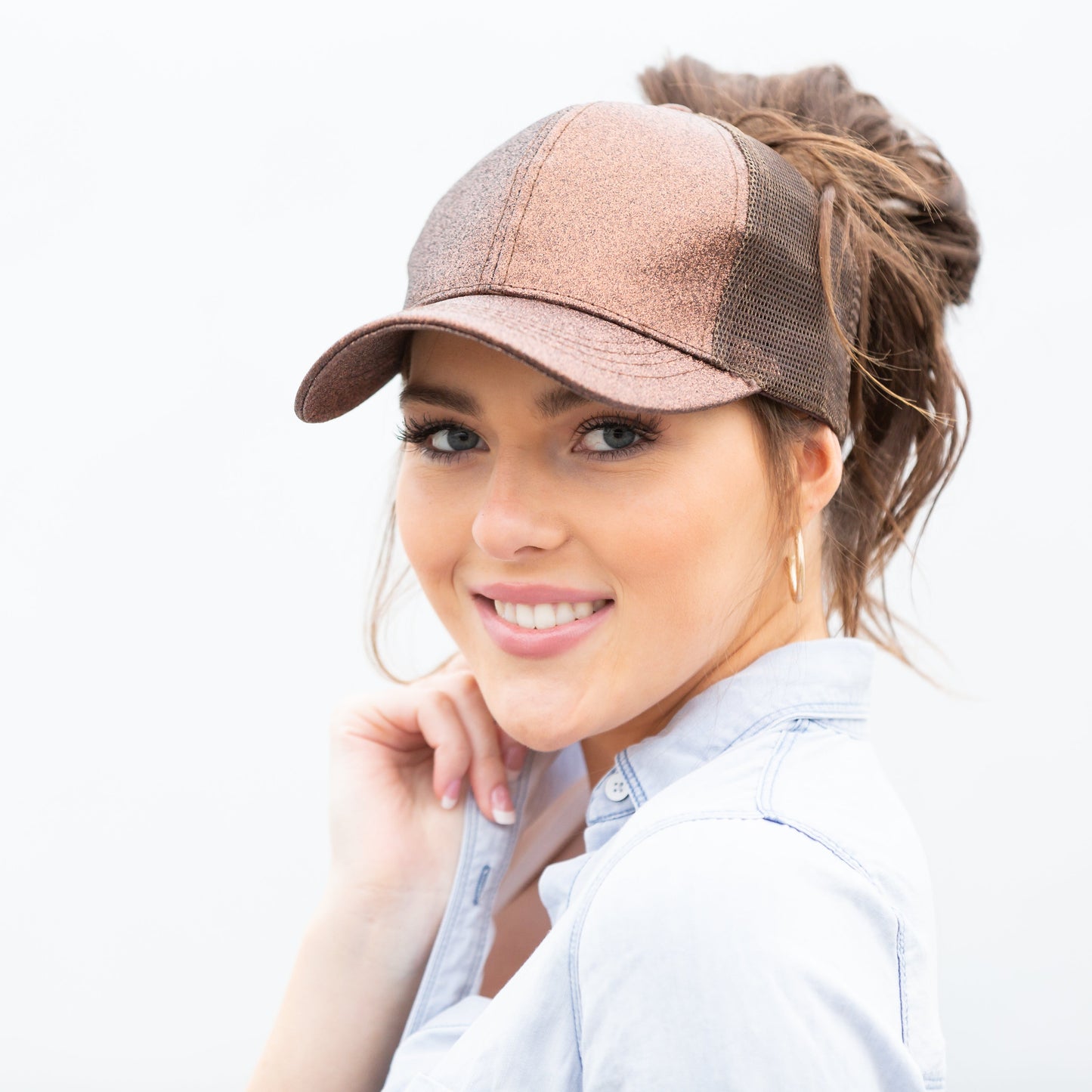 Gorros de moño desordenado con purpurina C.C