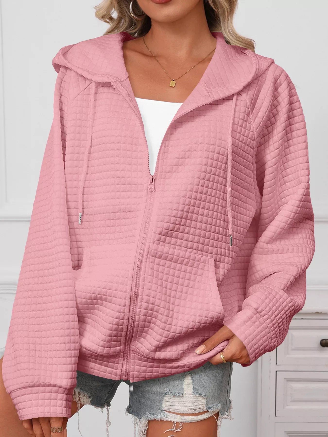 Chaqueta con capucha y cremallera, acolchada con textura, talla grande
