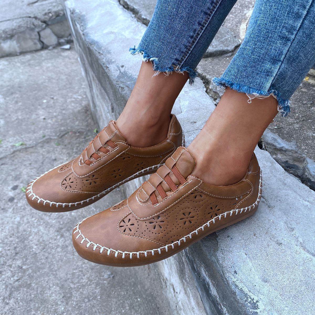 Women's Round-Toe Hollow Casual Flats