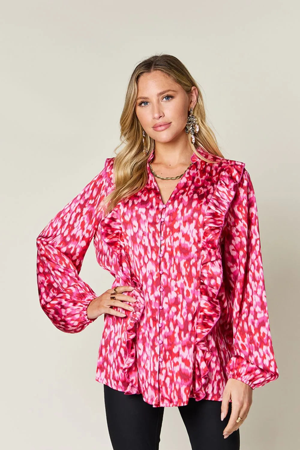Camisa de manga abullonada con volantes estampada Double Take, talla completa