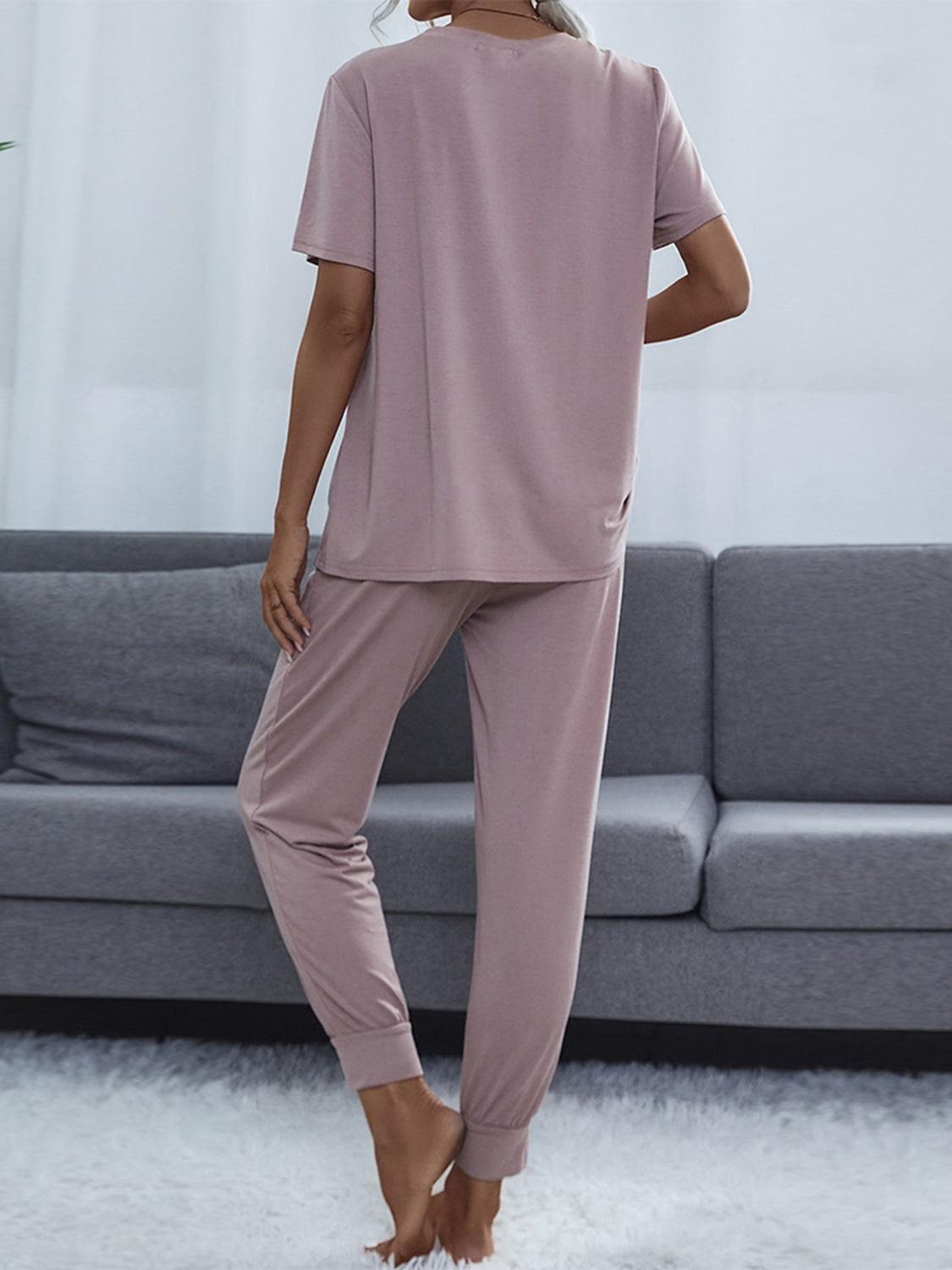 Conjunto de top y pantalón de manga corta con cuello redondo brillante