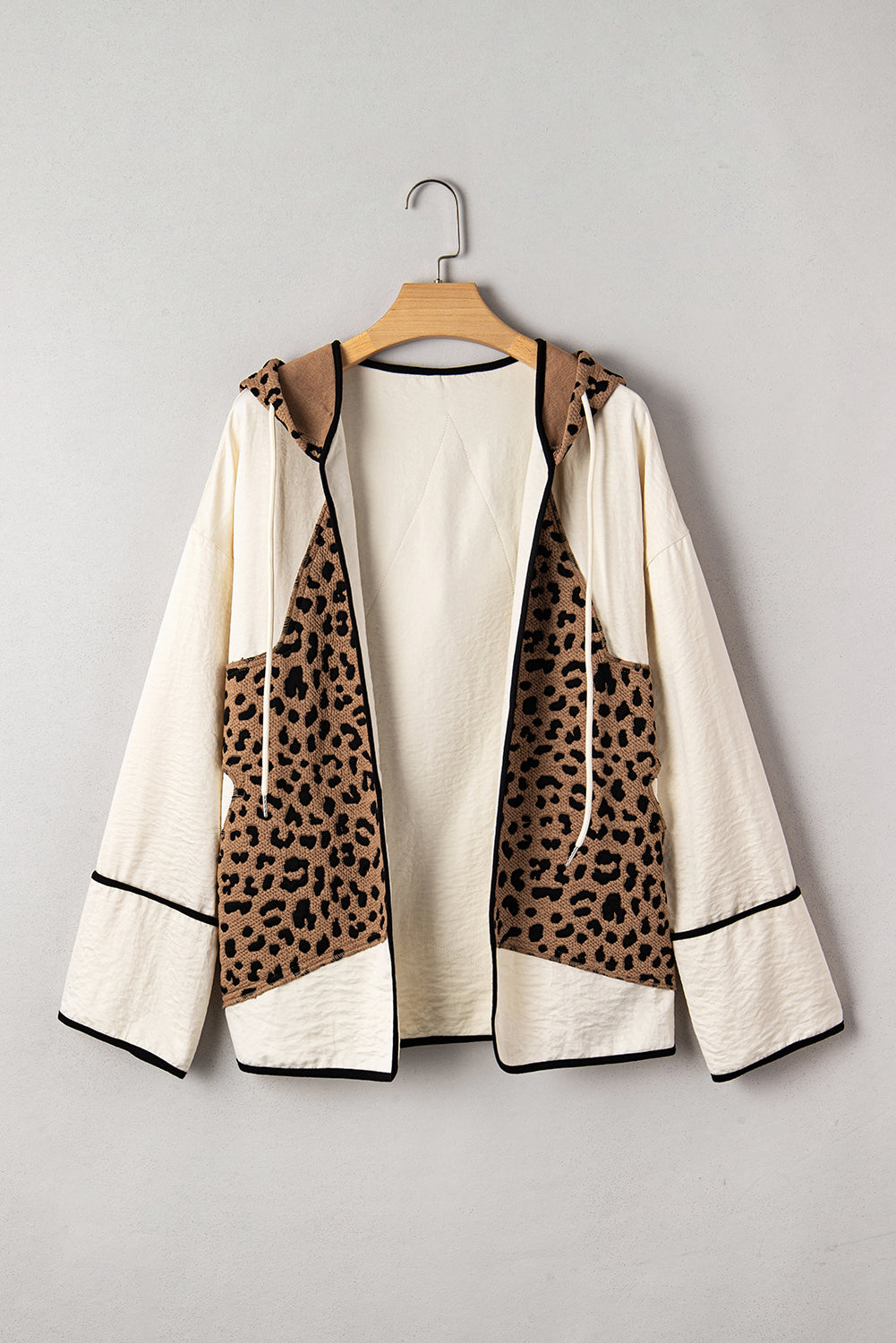 Chaqueta Abierta con Capucha, Estampado de Leopardo Marrón, Retazos y Ribetes en Contraste