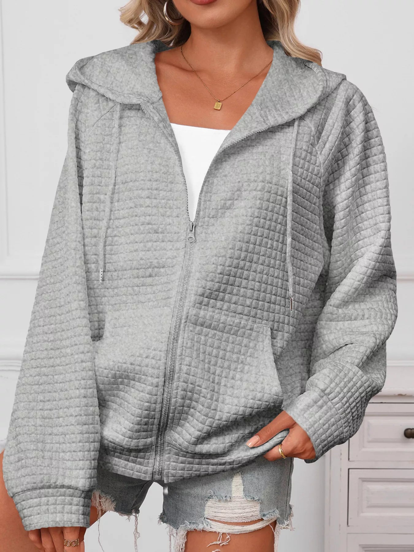 Chaqueta con capucha y cremallera, acolchada con textura, talla grande