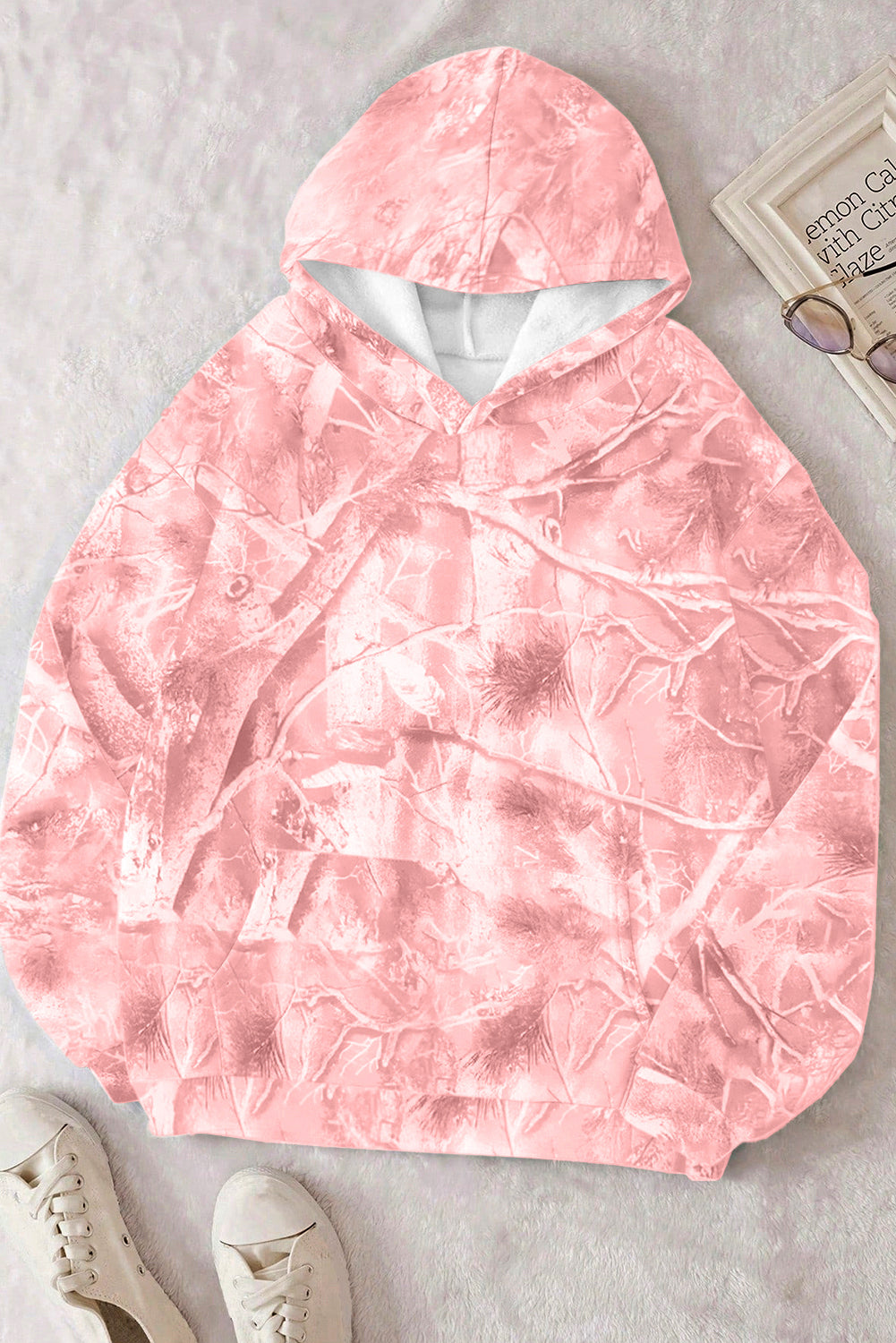 Sudadera con capucha deportiva extragrande con estampado de camuflaje Woodland rosa claro