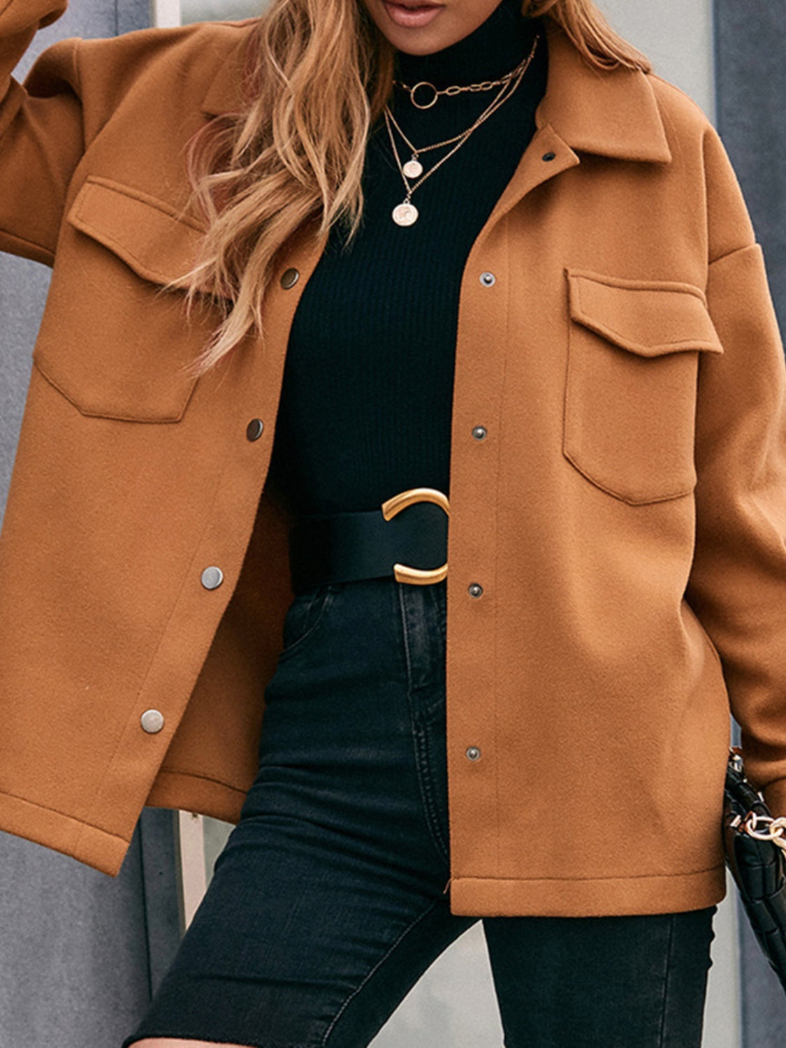 Chaqueta Ivy Lane con bolsillos, broches y hombros caídos