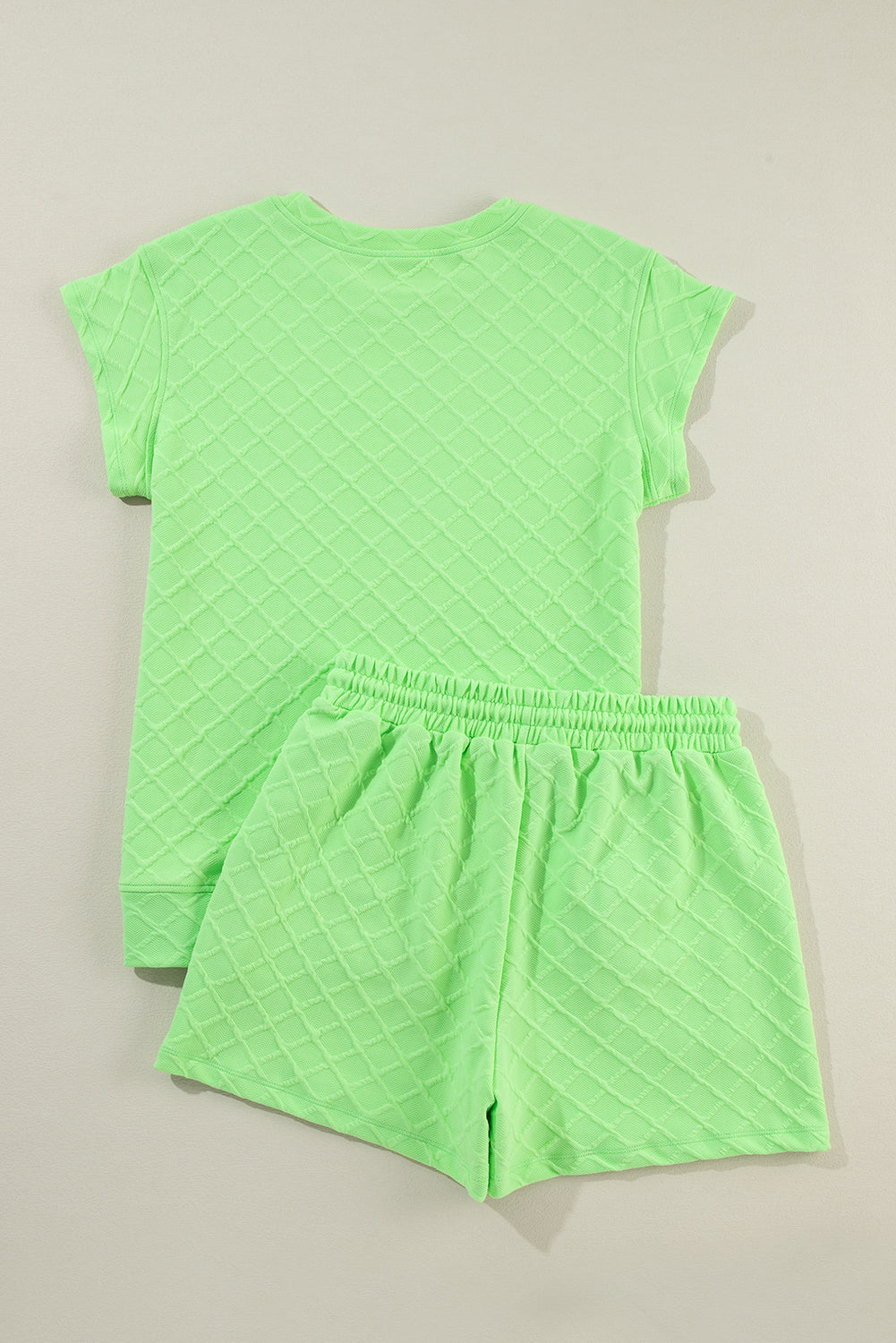Camiseta texturizada a cuadros verde claro y shorts con cordón