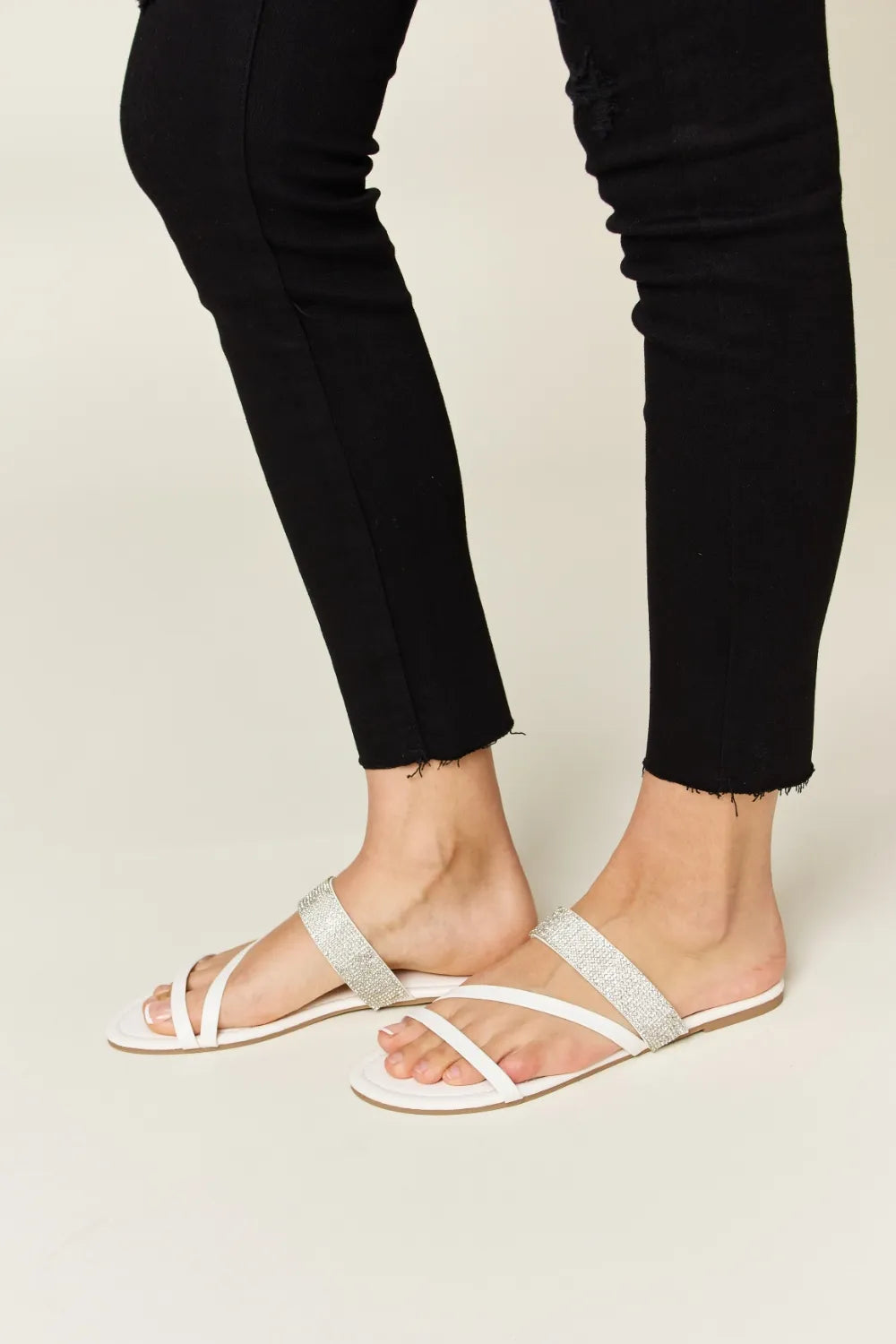 Sandalias planas con tiras de diamantes de imitación WILD DIVA