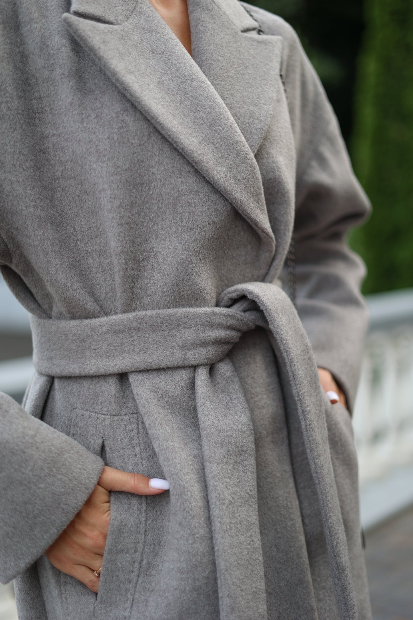 Abrigo Clásico de Lana Mezclada en Gris