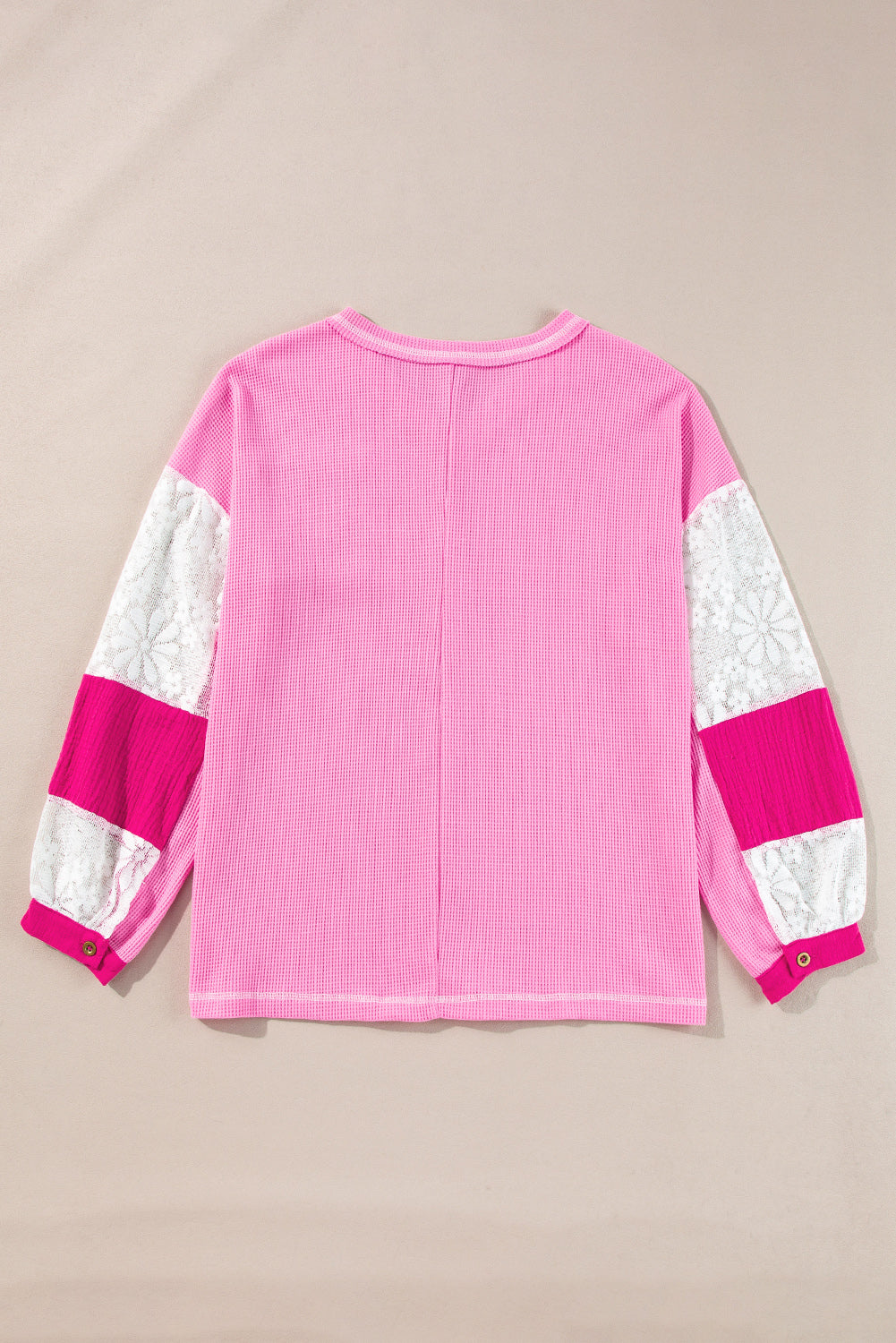 Blusa de punto acanalado con escote en V, parches florales de encaje tipo bombón en las mangas