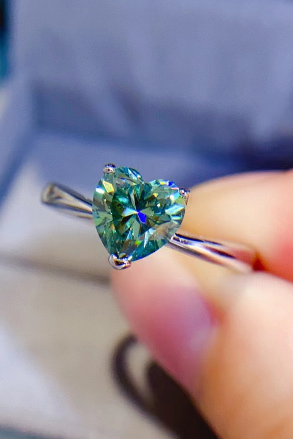 Anillo de Plata de Ley 925 con Corazón de Moissanita de 1 Quilate