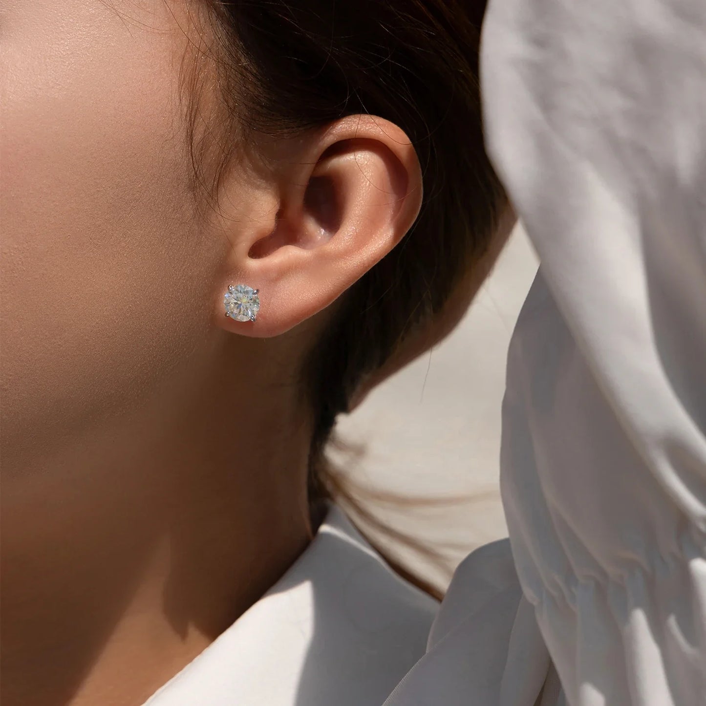 925 Sterling Silver Moissanite Round Stud Earrings D Color Sparkling