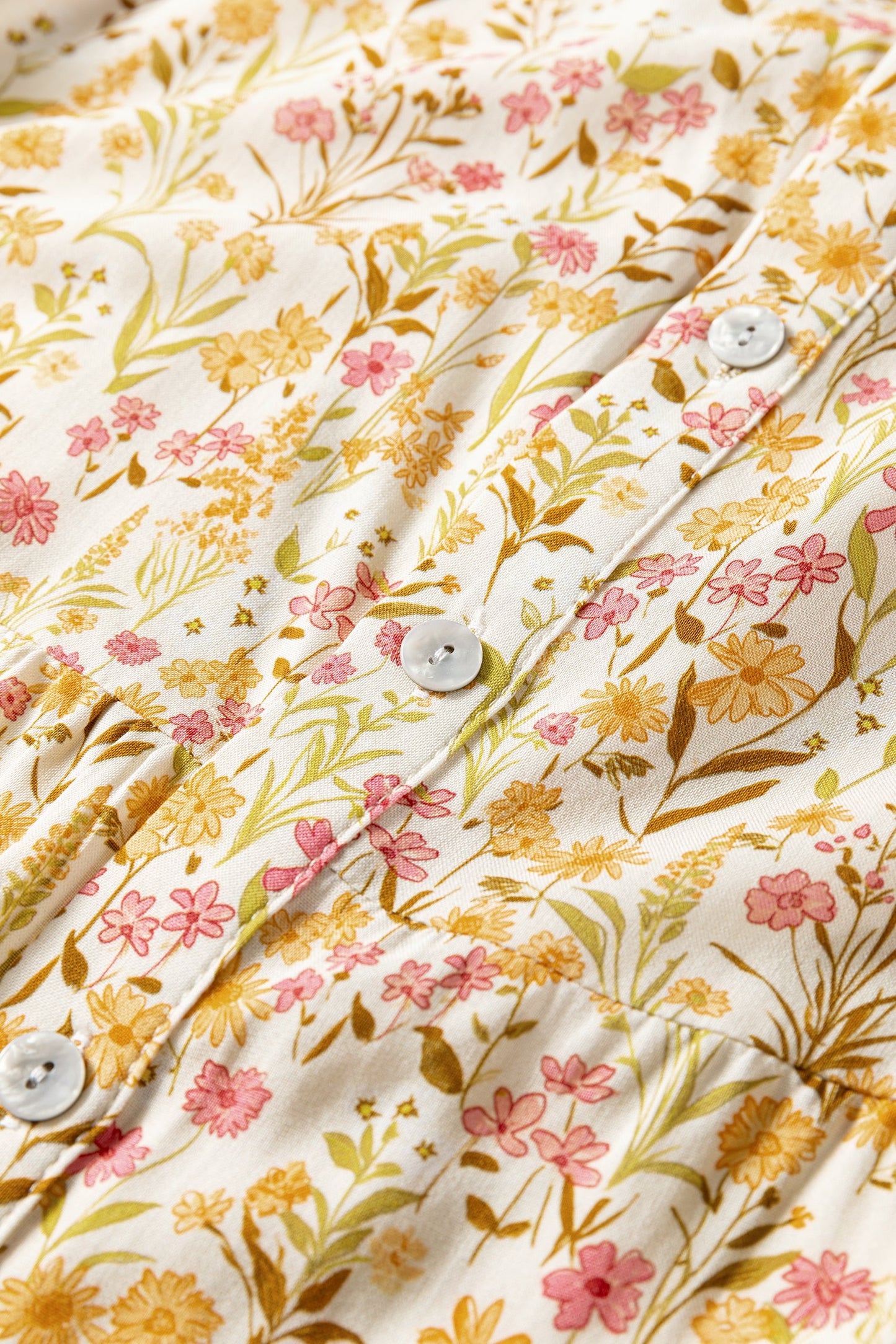 Vestido Camisero Holgado de Manga Larga con Estampado Floral Amarillo, Ribetes Volantes y Puños Fruncidos