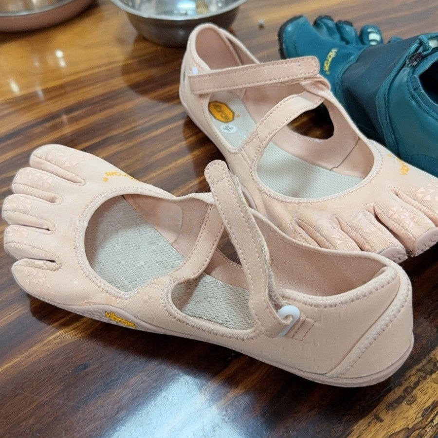 Women's Five-Toe Yoga and Fitness Flats