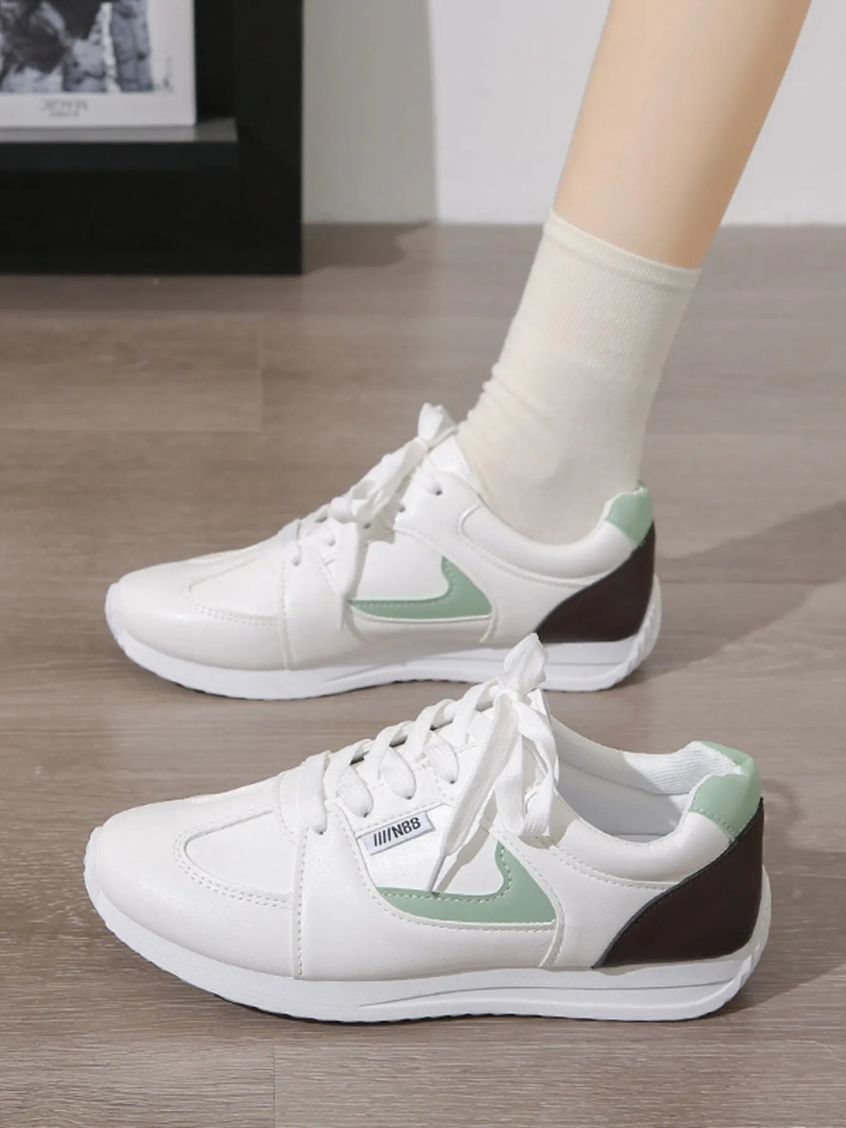 Round Toe Contrast Sneakers