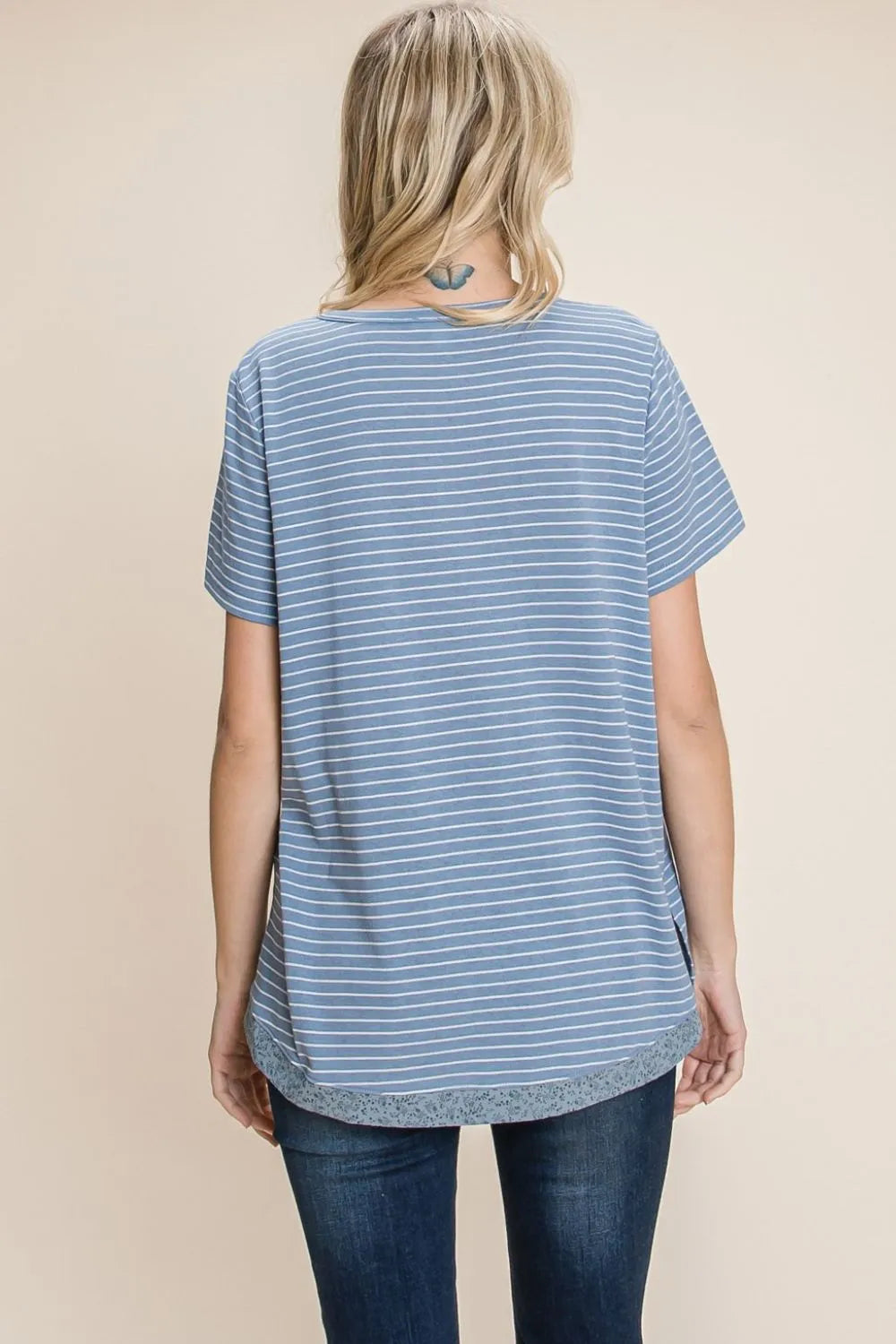 Camiseta de manga corta con muesca y rayas verticales Cotton Bleu by Nu Lab