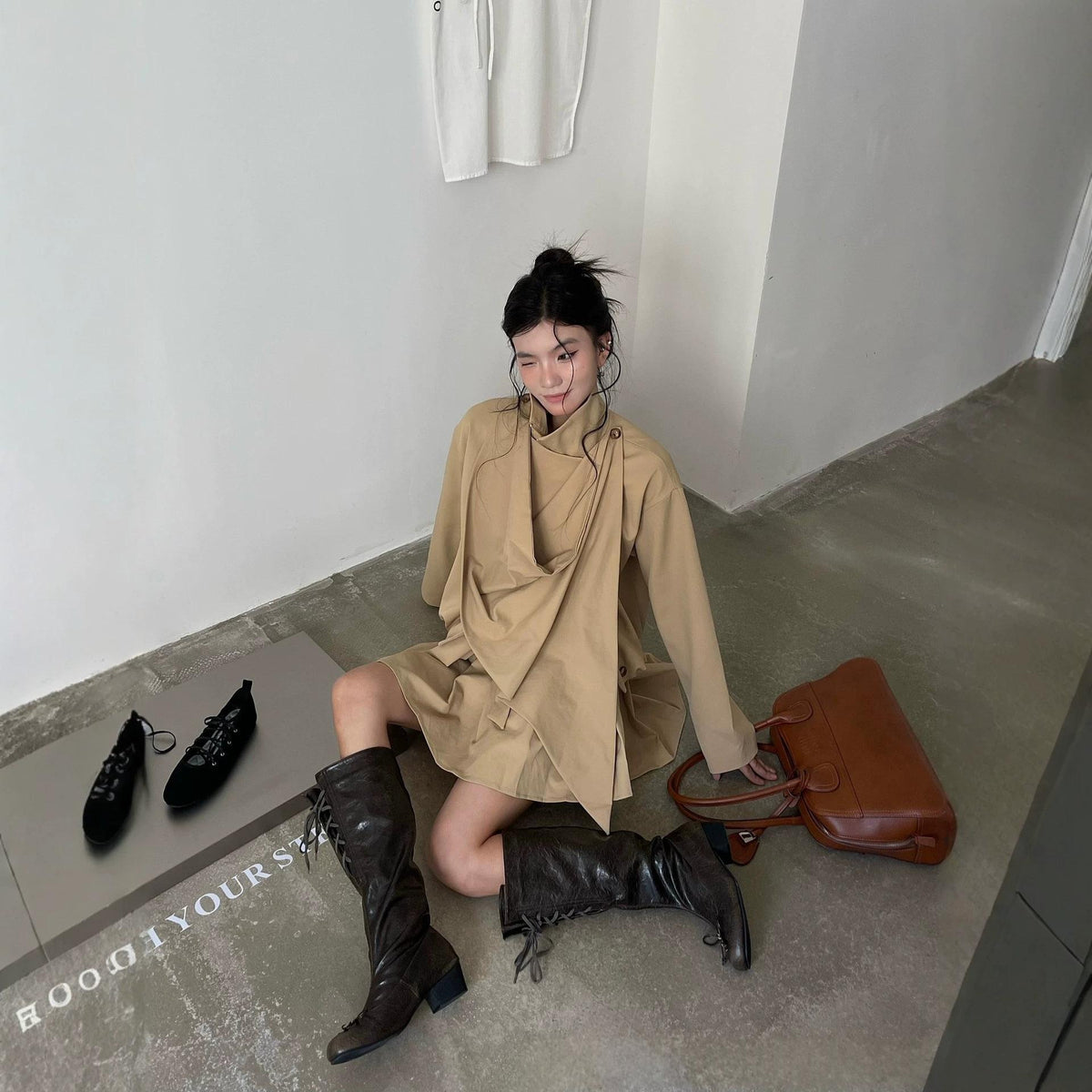 Street-style Autumn British Minimalist Commuter Set Stand-collar Trench Coat And Shorts