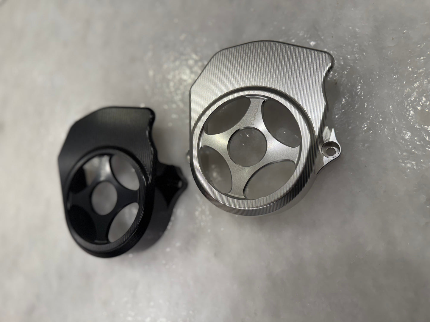 Tapa de motor de metal Surron Ultra Bee