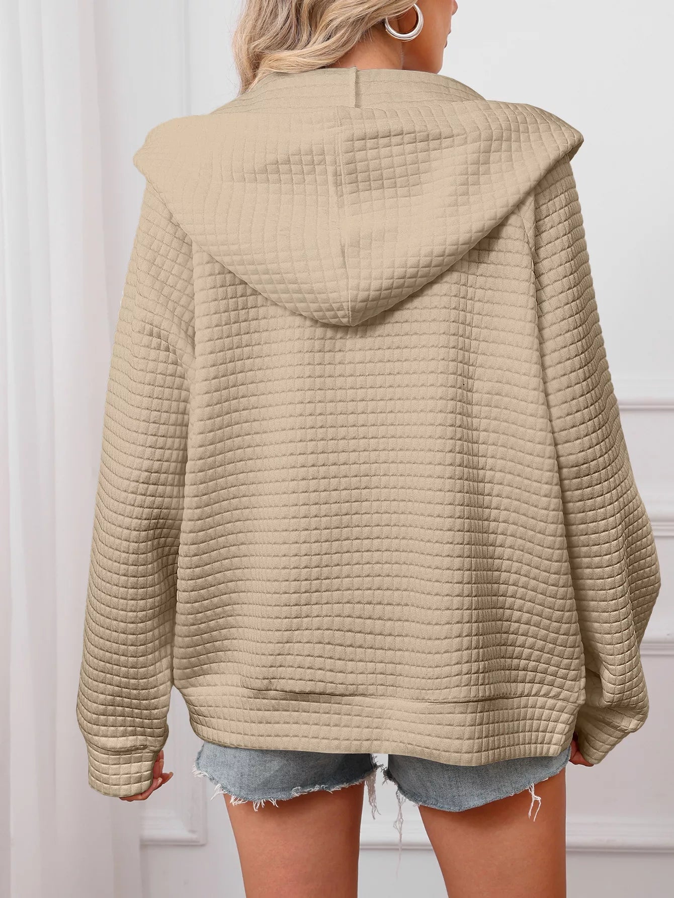 Chaqueta con capucha y cremallera, acolchada con textura, talla grande