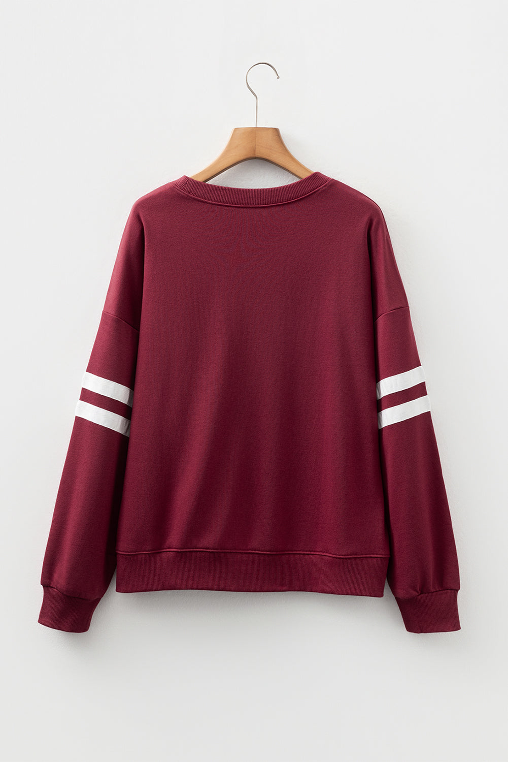 Sudadera Oversize Azul Cielo con Detalle de Rayas Universitarias y Hombros Caídos