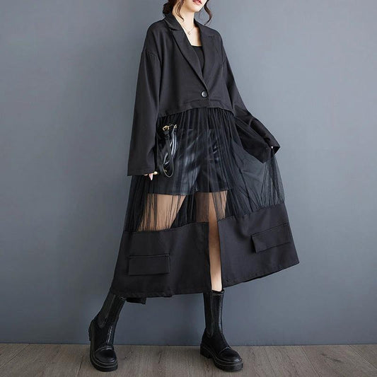 Traje de falda con huecos y parches de malla casual