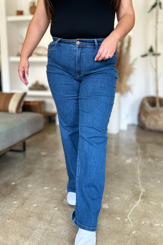 Judy Blue Jeans rectos de tiro alto de talla completa