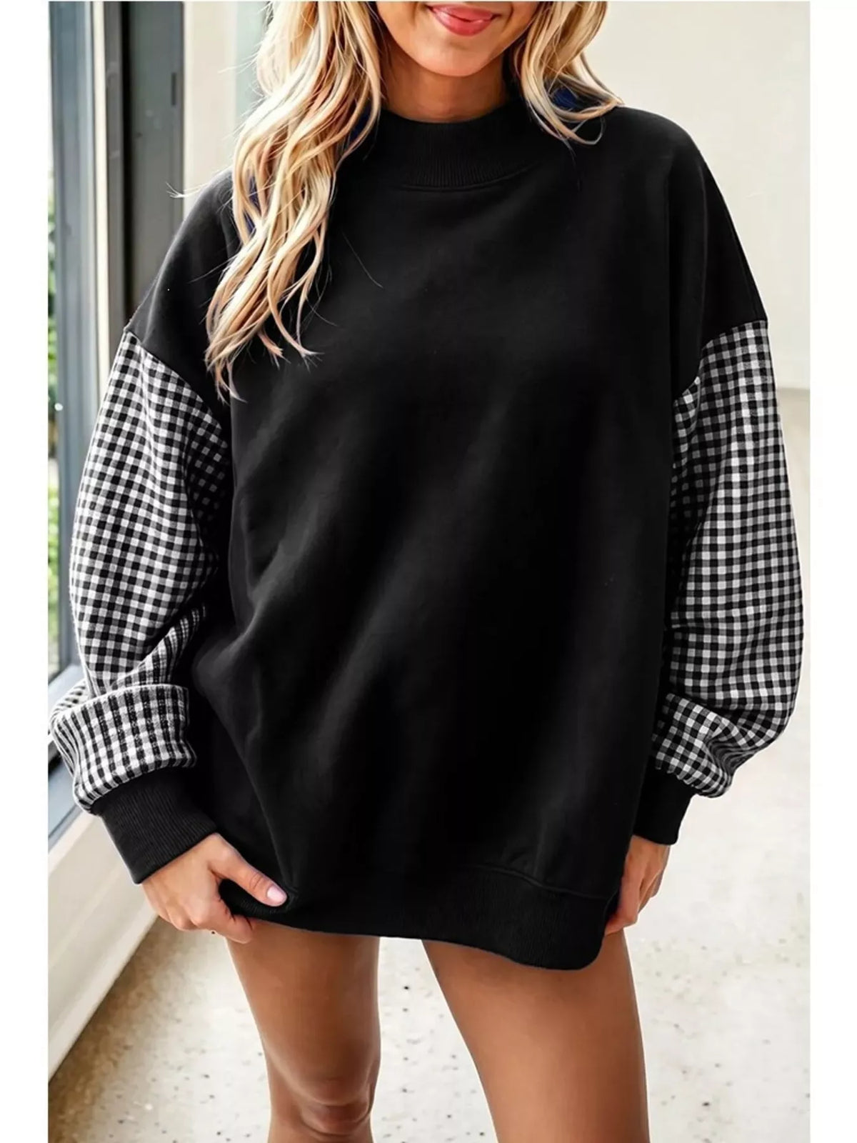 Gingham Sleeves Round Neck Sweatshirt