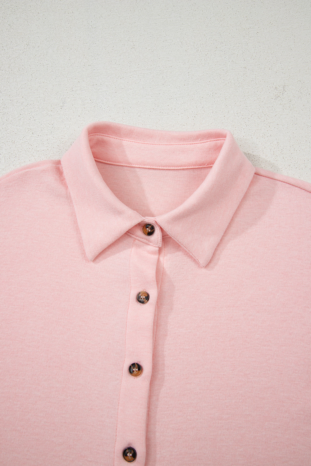 Conjunto de descanso de 3 piezas de top corto, pantalón corto y cárdigan en rosa claro
