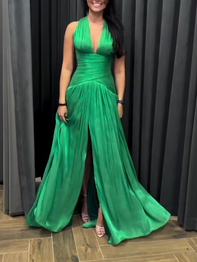 Vestido Largo Verde Esmeralda con Escote Pronunciado, Falda Plisada y Abertura Lateral. Consulta la tabla de tallas en "más detalles".