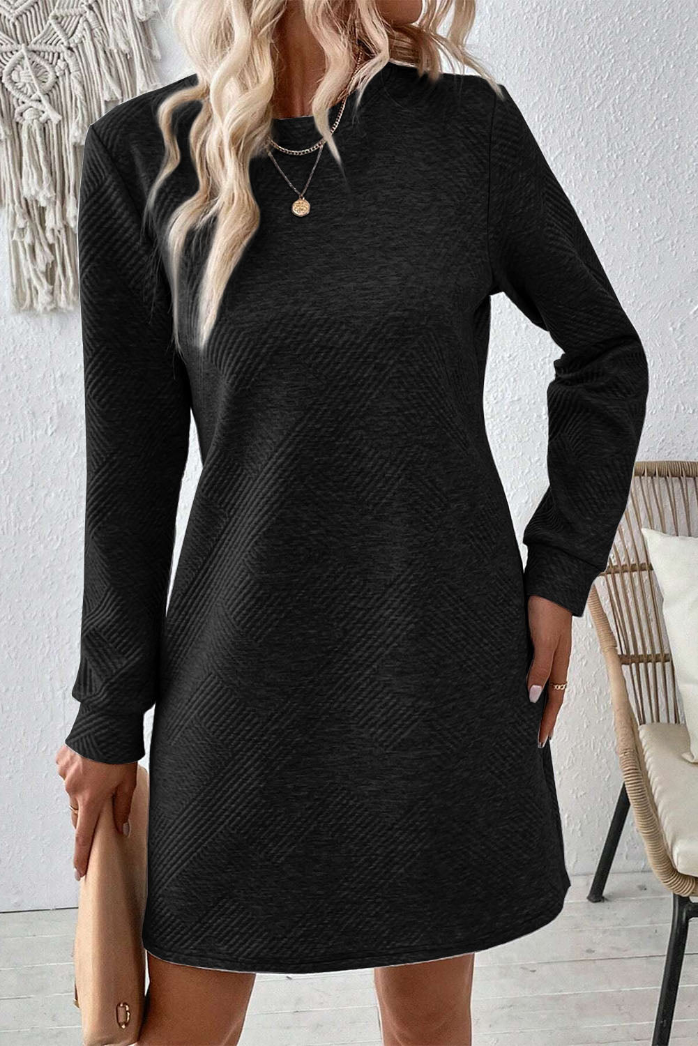 Minivestido de manga larga con cuello redondo y textura