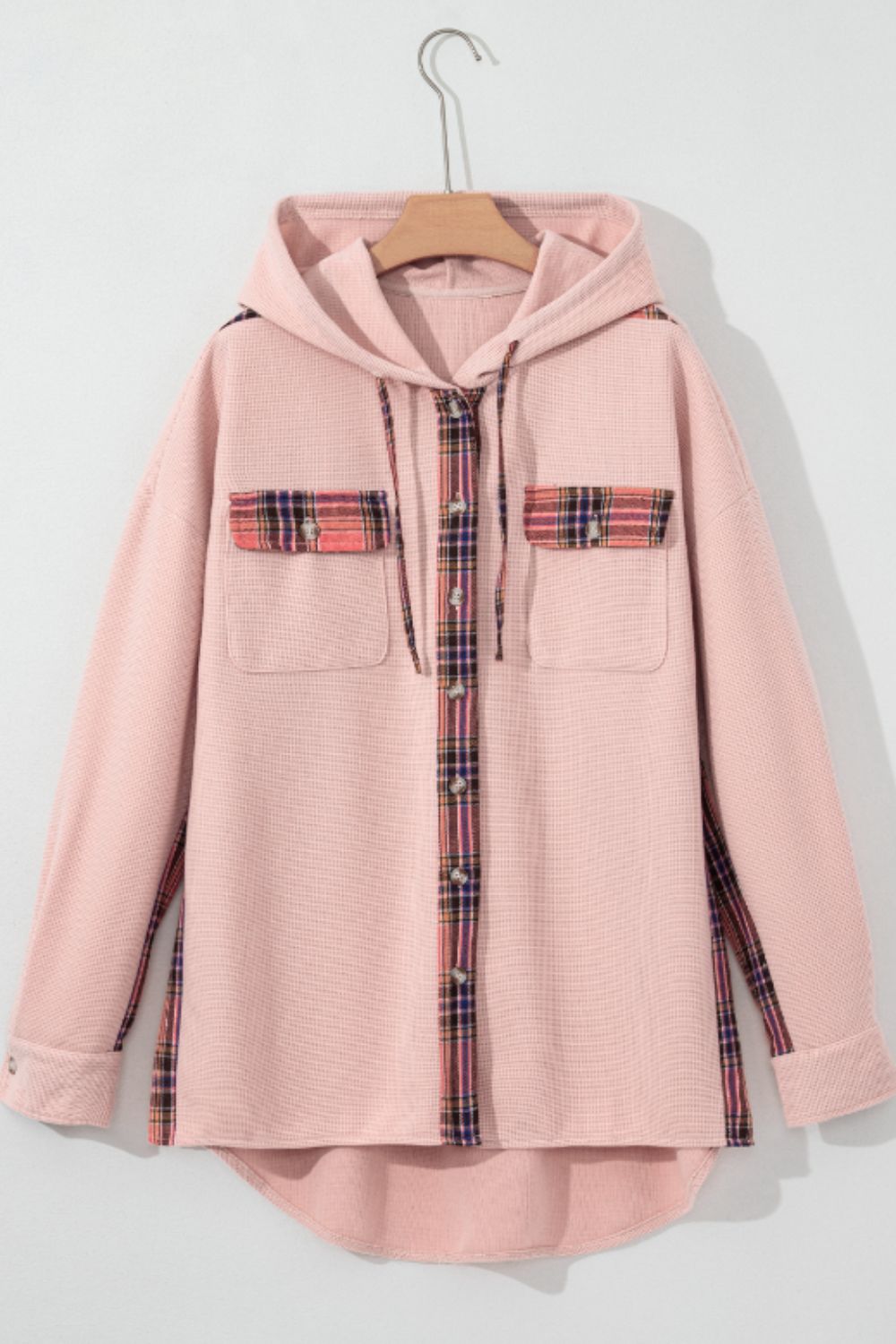 Chaqueta tipo camisa con capucha y cordón, patchwork de cuadros y tejido de gofre