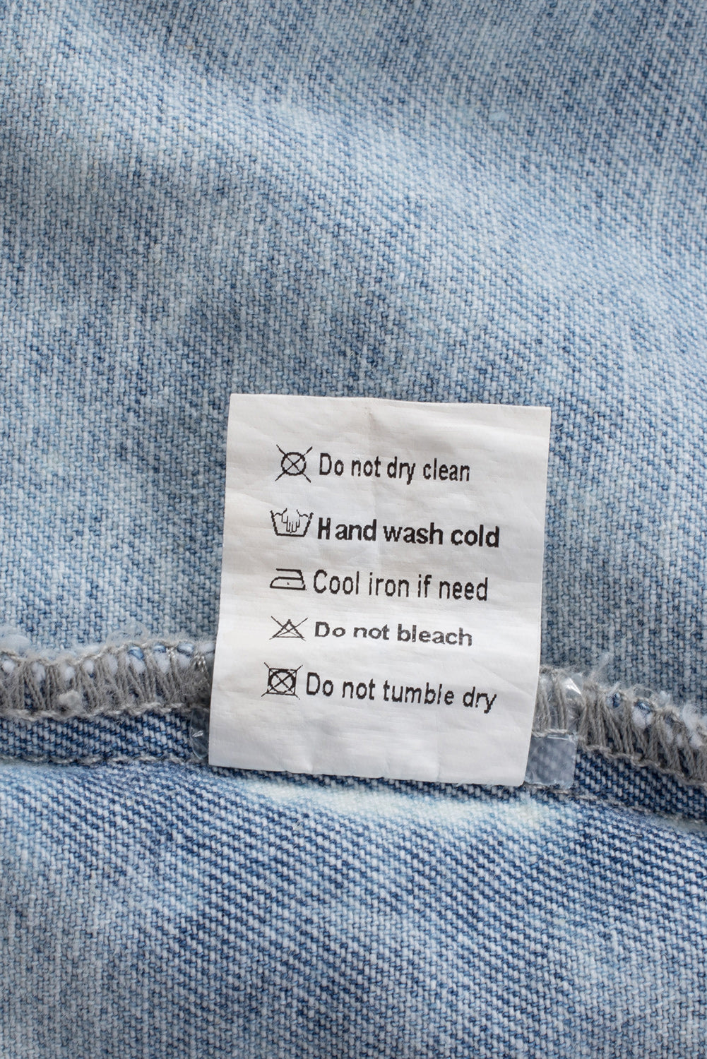 Chaqueta Vaquera Azul Claro Desgastada Rota con Bajo Sin Rematar y Botones