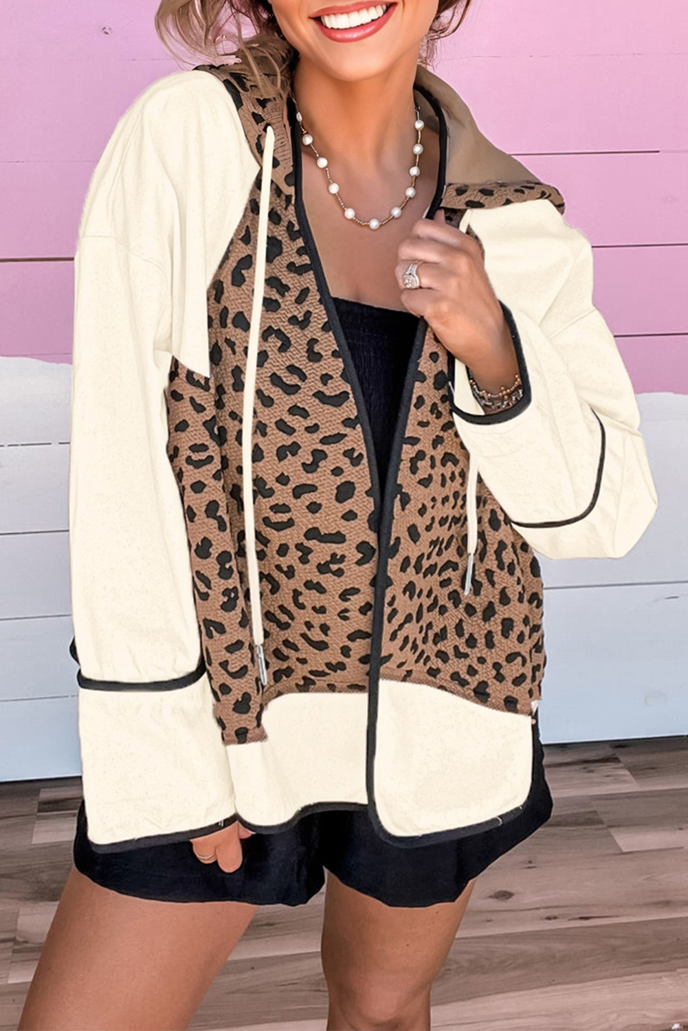 Chaqueta Abierta con Capucha, Estampado de Leopardo Marrón, Retazos y Ribetes en Contraste