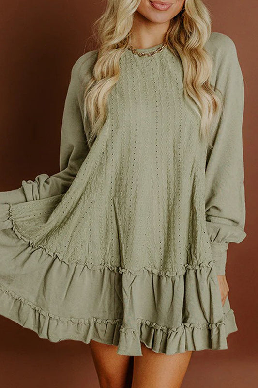 Minivestido fruncido jacquard verde laurel con volantes y manga larga
