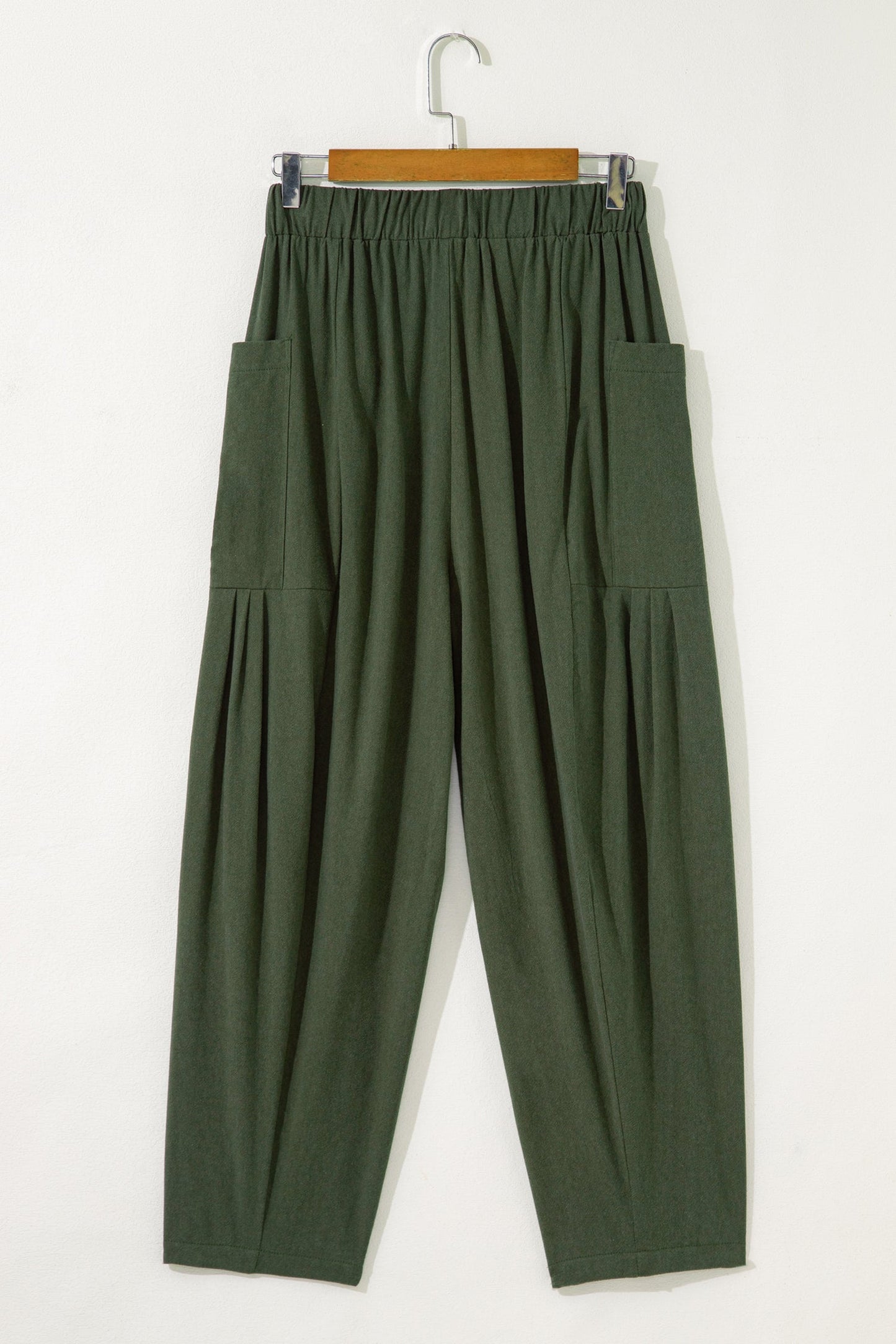 Pantalones casuales de pierna ancha con cintura elástica con cordón y bolsillos de parche en verde selva