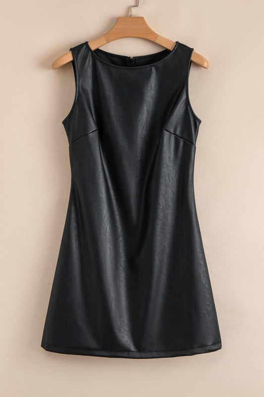 Minivestido sin mangas de cuero vegano