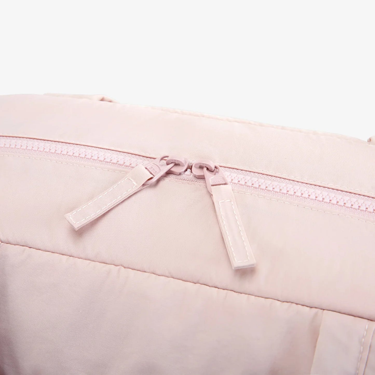 Durable Travel Duffel: Waterproof, Perfect for Weekends