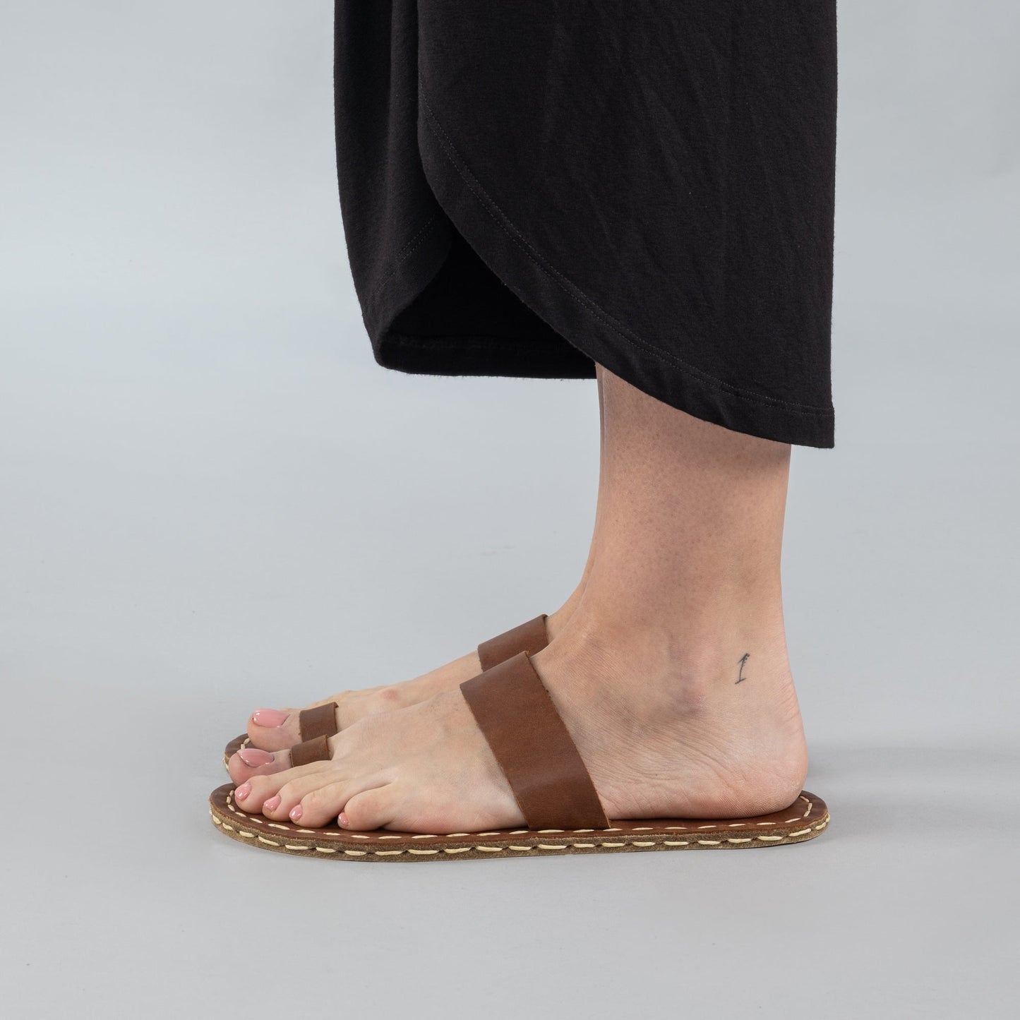 Women's Lion Barefoot Thong Sandals