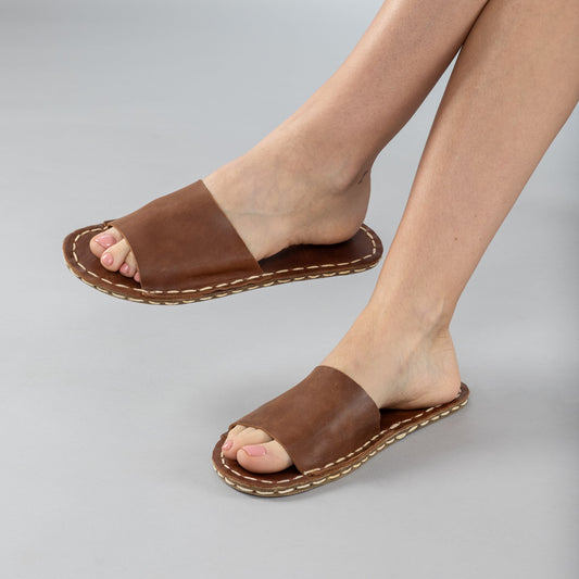 Women's Lion Barefoot Slide Sandals