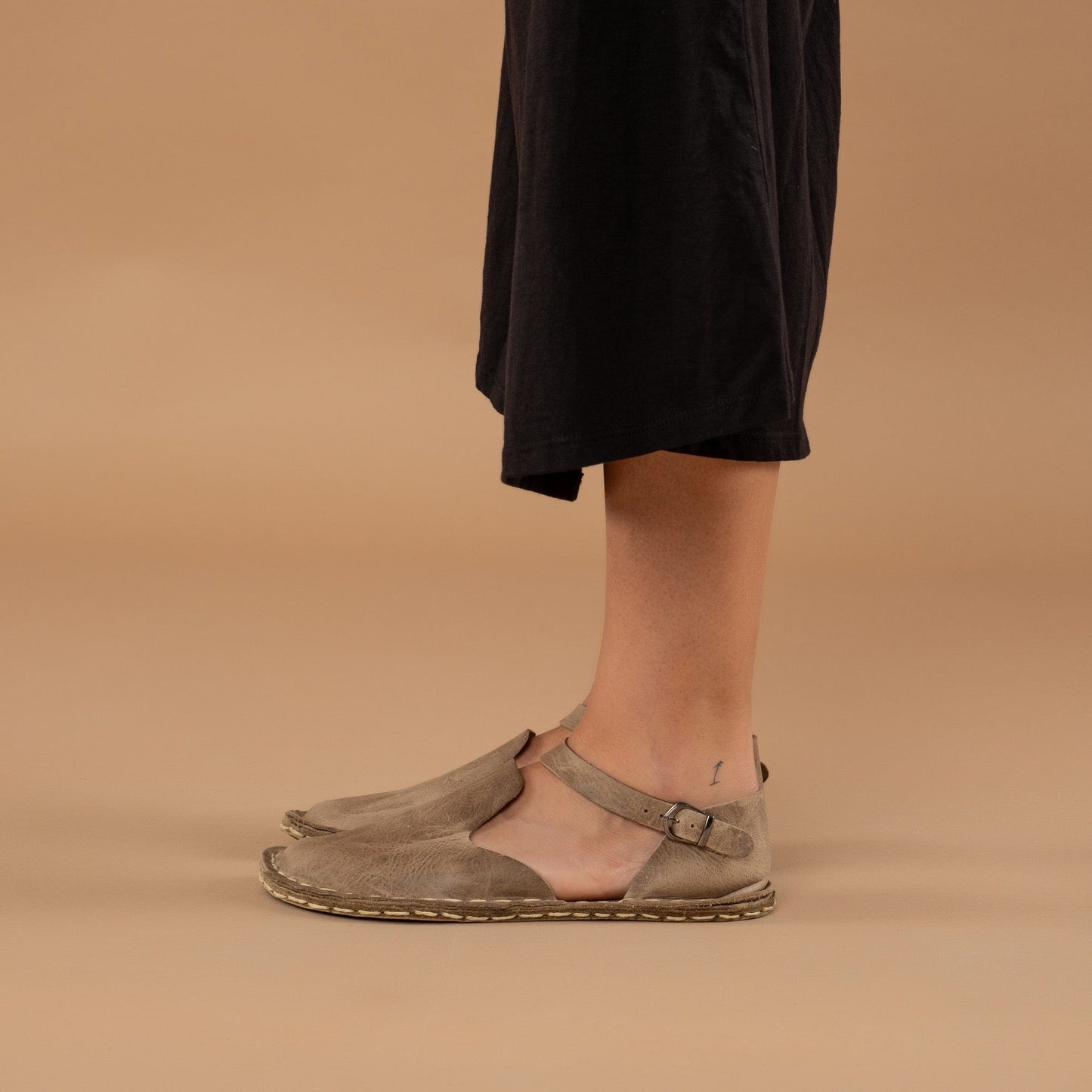 Women's Tan Closed Toe Barefoot Sandals