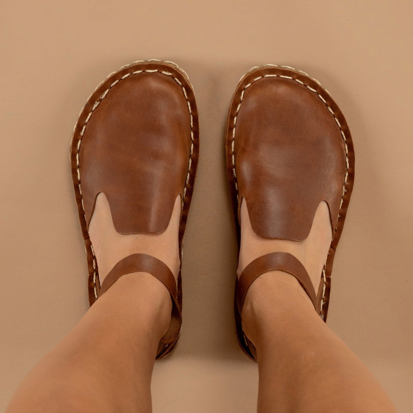 Women's Lion Closed Toe Barefoot Sandals