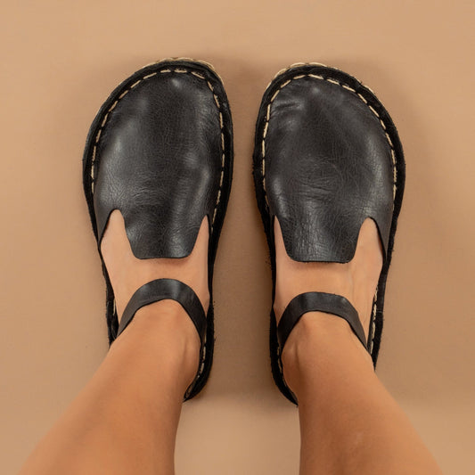 Women's Black Closed Toe Barefoot Sandals