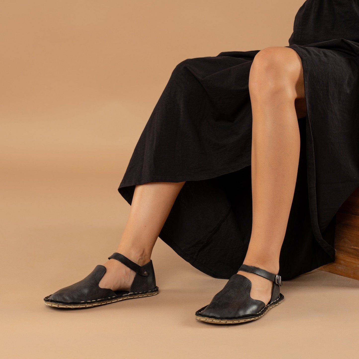 Women's Black Closed Toe Barefoot Sandals