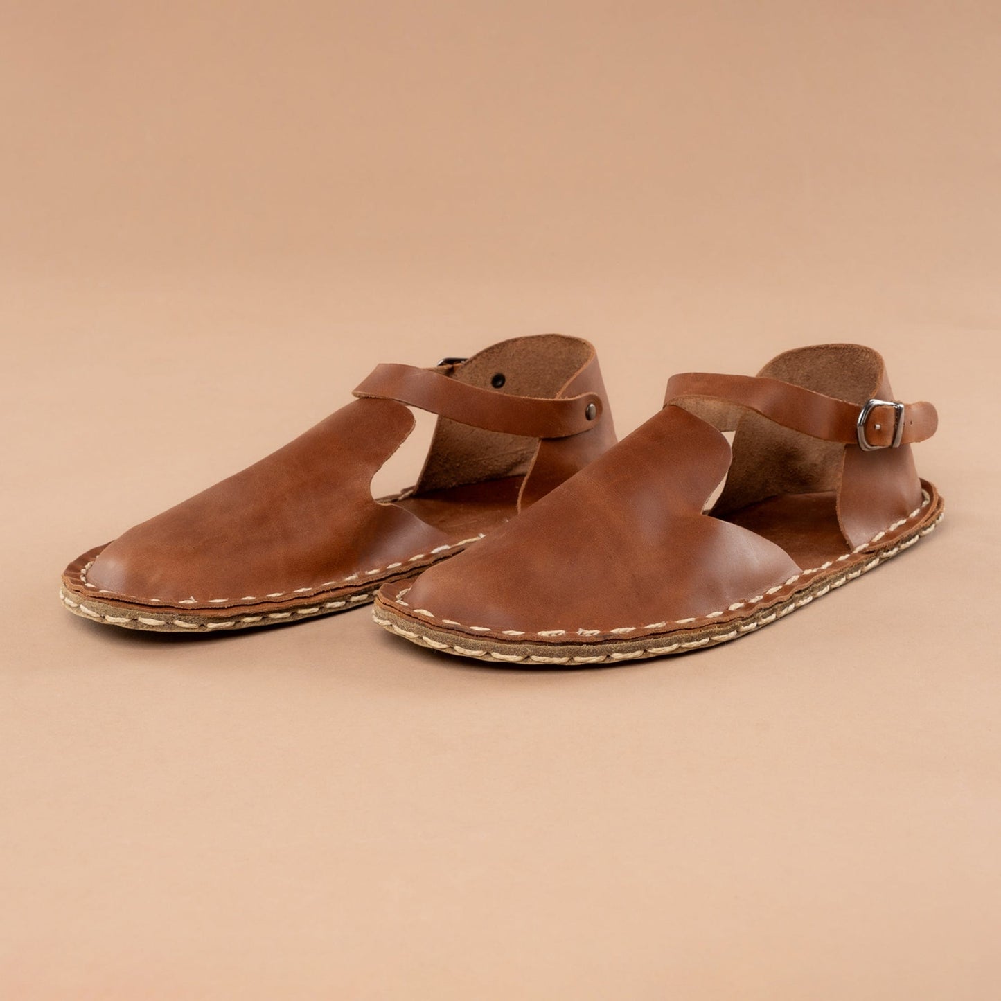 Women's Lion Closed Toe Barefoot Sandals