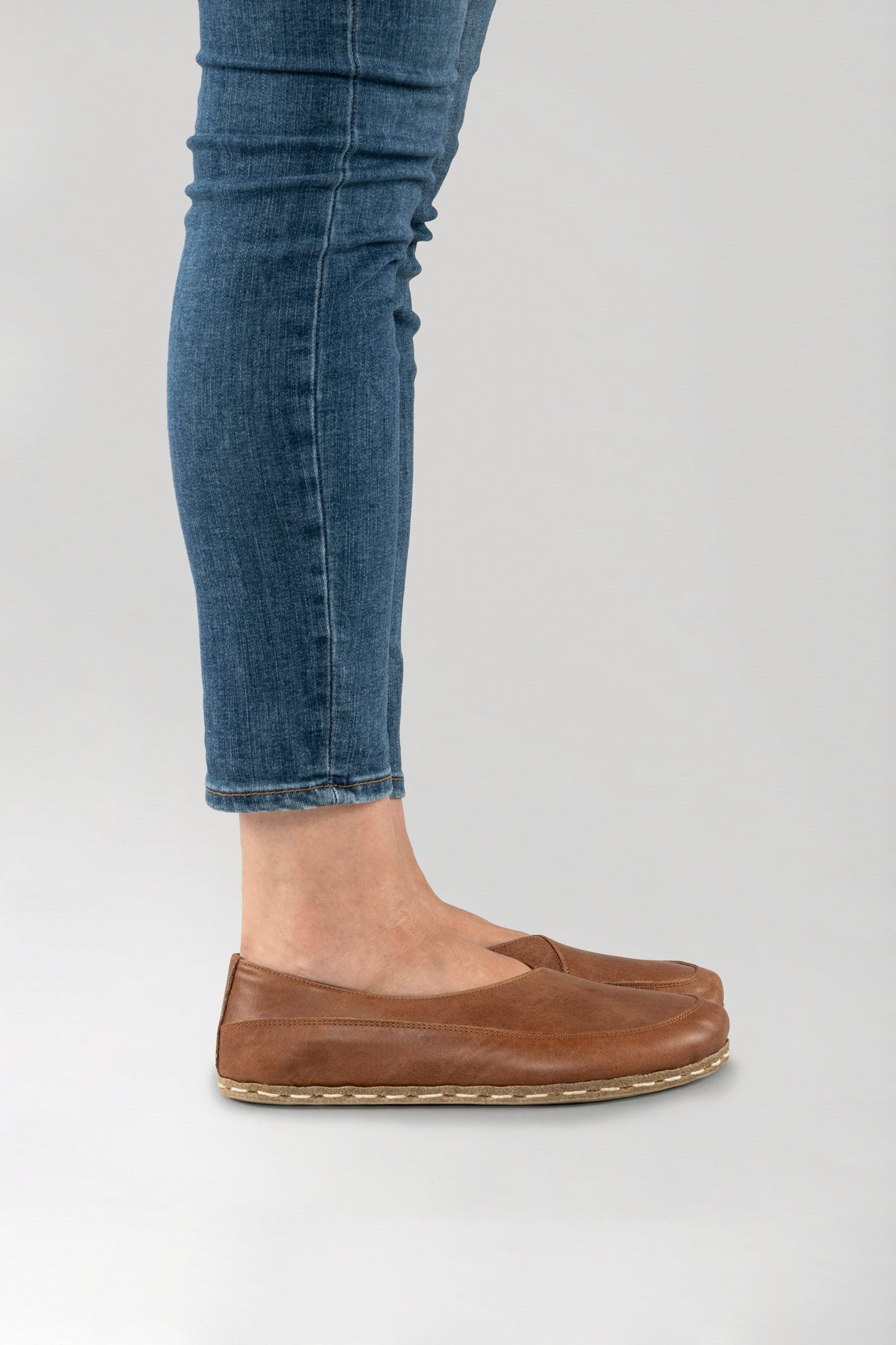 Women's Lion Brown Barefoot Cross Ballet Flats