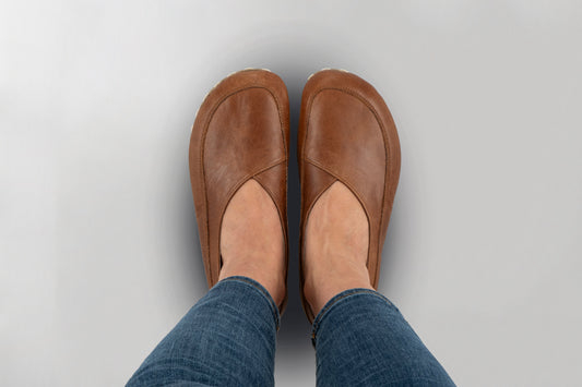 Women's Lion Brown Barefoot Cross Ballet Flats
