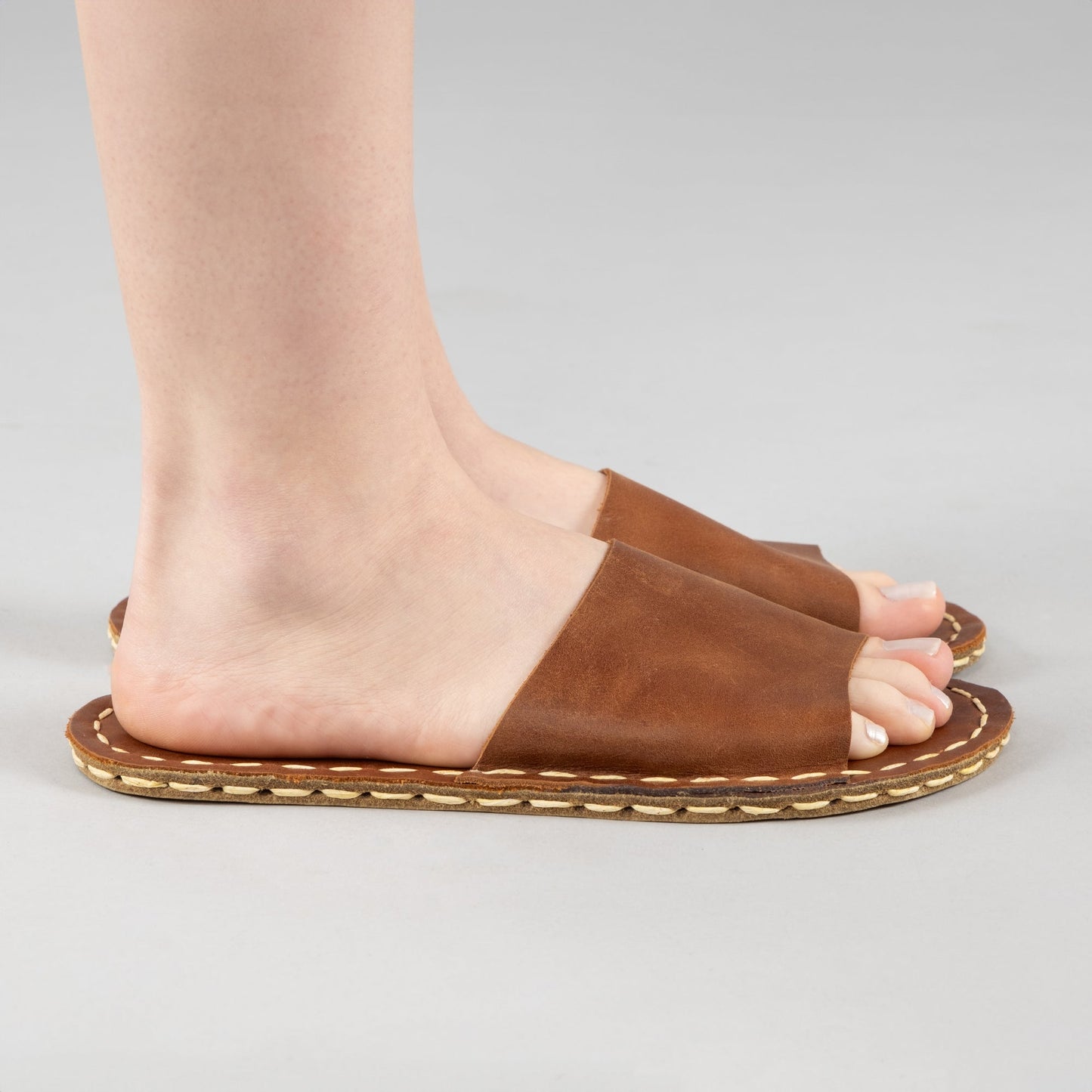 Women's Lion Barefoot Slide Sandals