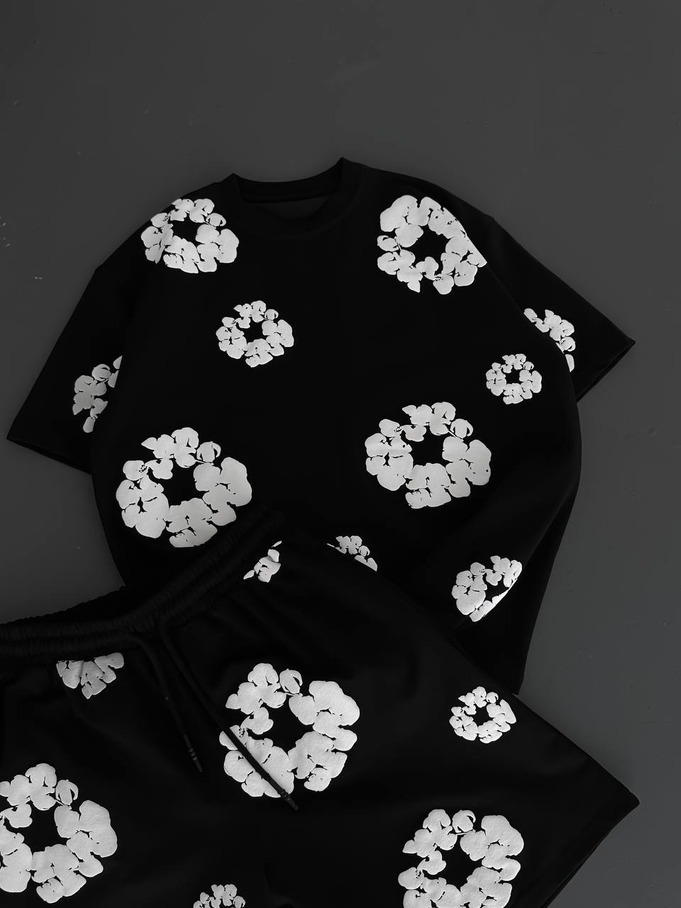 Conjunto a juego con estampado floral abstracto para hombre - Ropa urbana floral vibrante para el verano