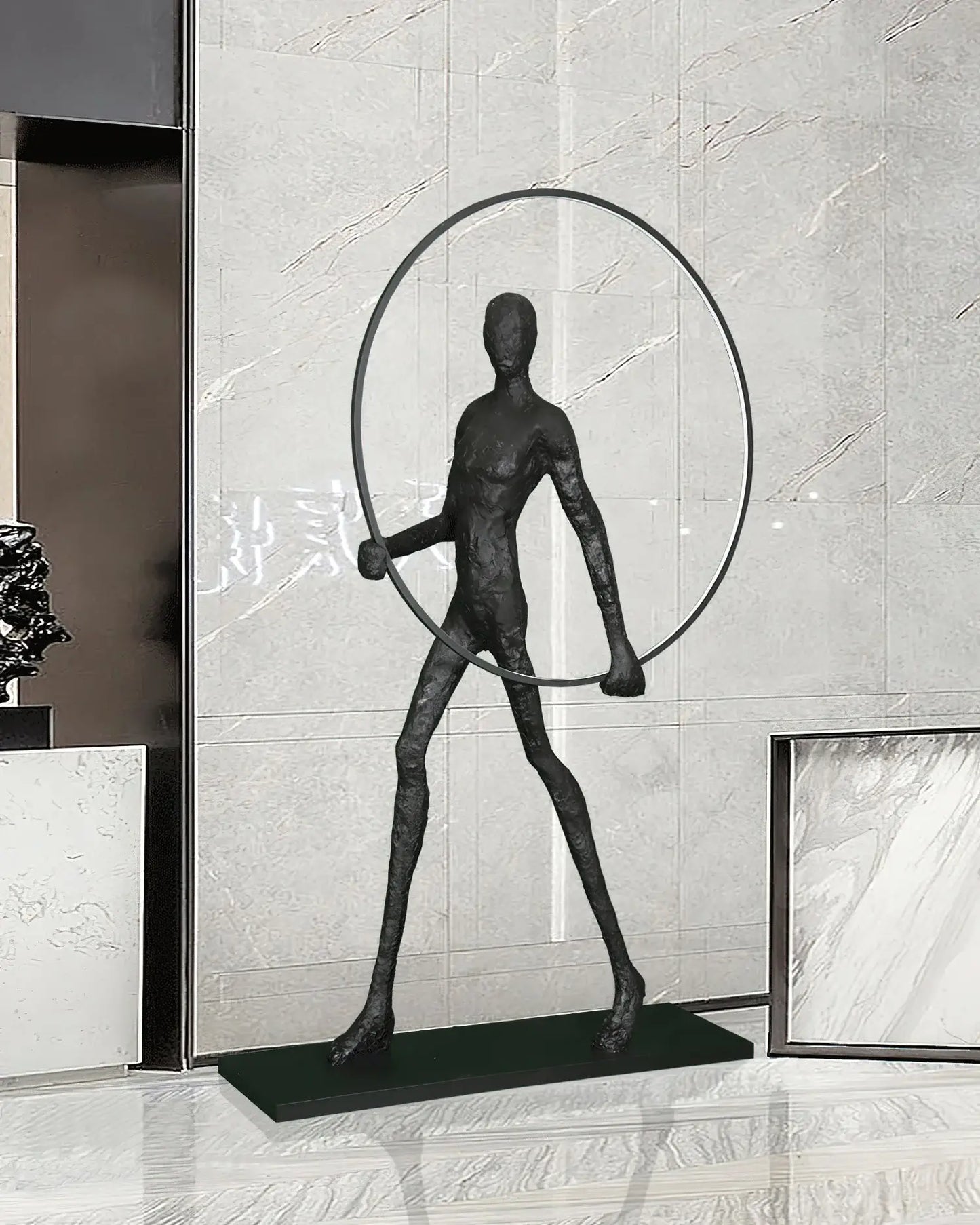 Lámpara de pie Aeon Sculpture Characters