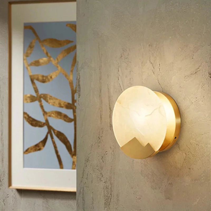 Aplique de pared de latón y alabastro