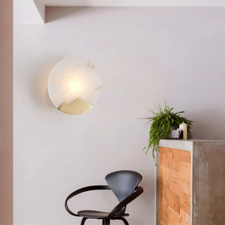 Aplique de pared de latón y alabastro